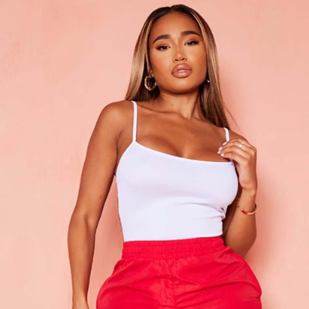 Pretty Little Thing - White Rib Scoop Neck Bodysuit